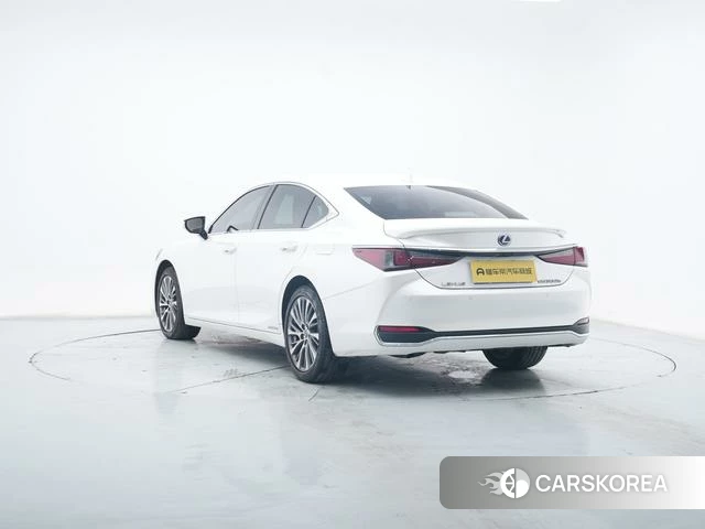 Lexus ES id 4274715 из Китая 23