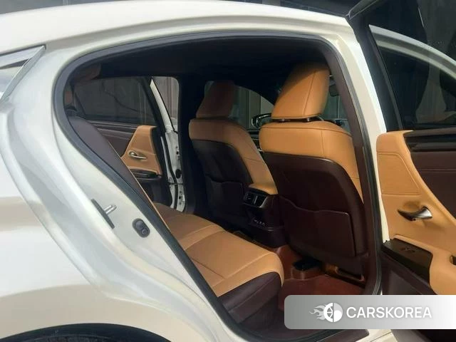Lexus ES 2021 Белый из Китая, фото 5