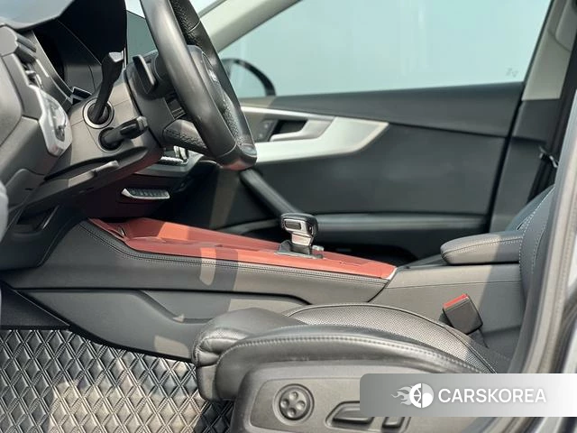 Audi A4L id 4333222 из Китая 12