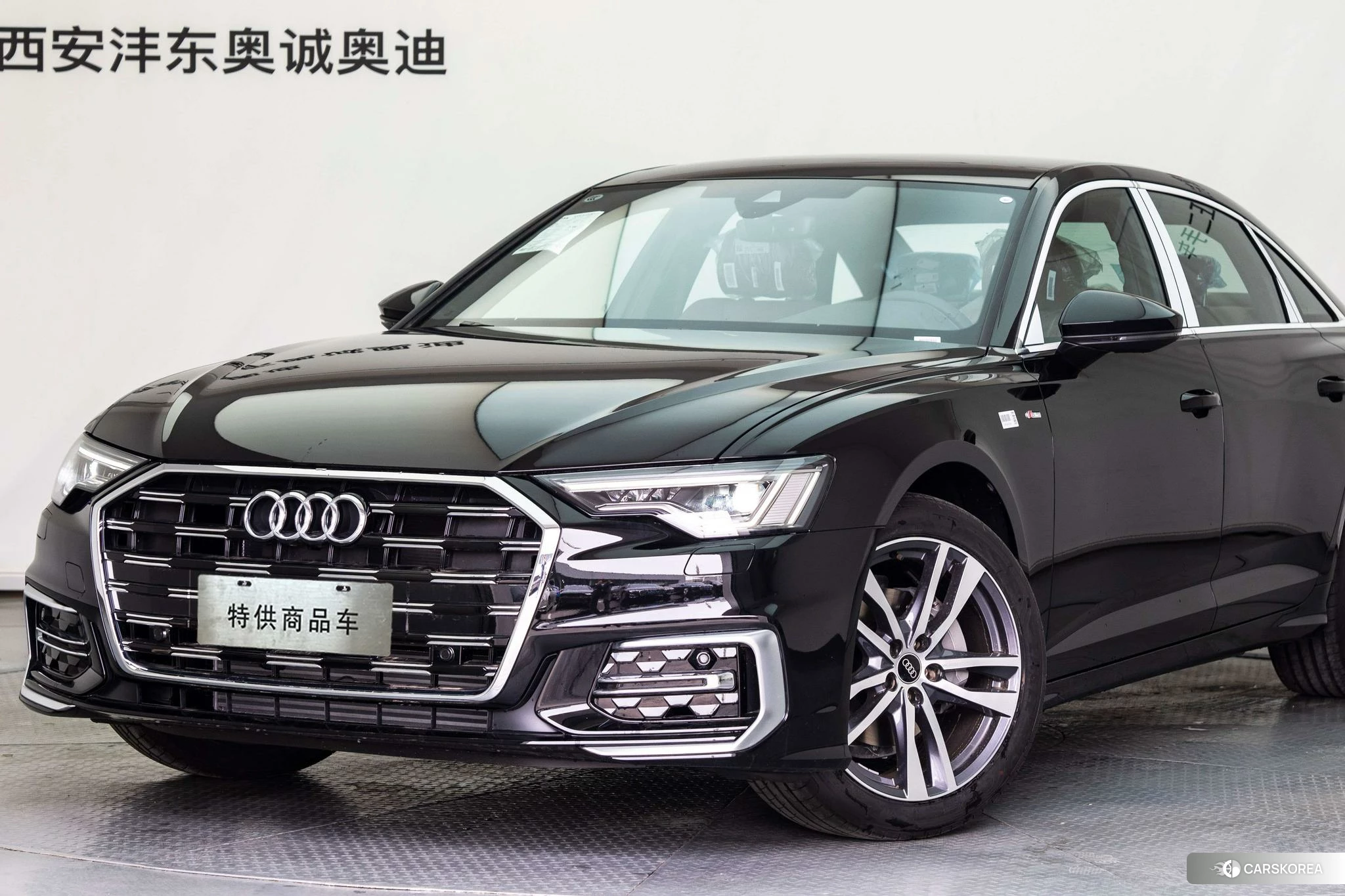 Audi A6L id 4452846 из Китая 16