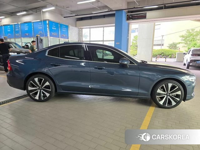 Volvo S60 3rd generation 2024 Синий из Кореи, фото 5