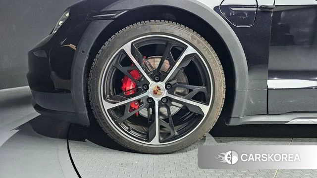 Porsche Taycan id 4248136 из Кореи 15