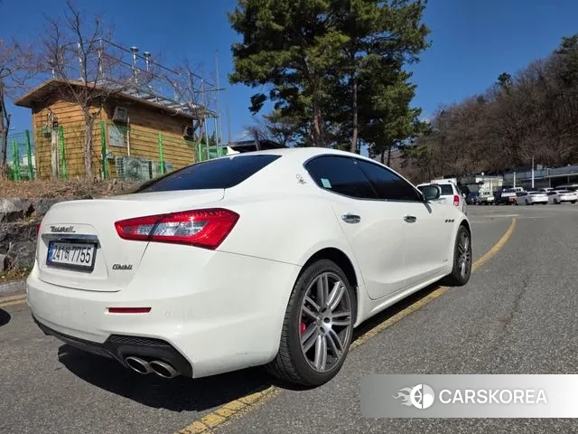 Maserati Ghibli id 3757093 из Кореи 9