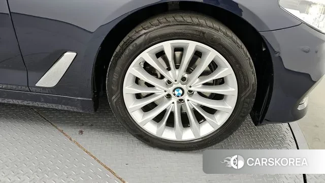 BMW 5 Series (G30) id 3368048 из Кореи 15