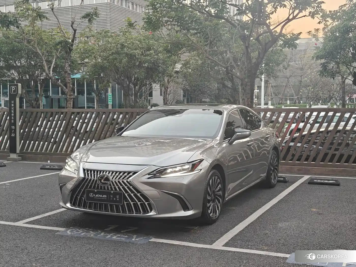 Lexus ES id 4539037 из Китая 10