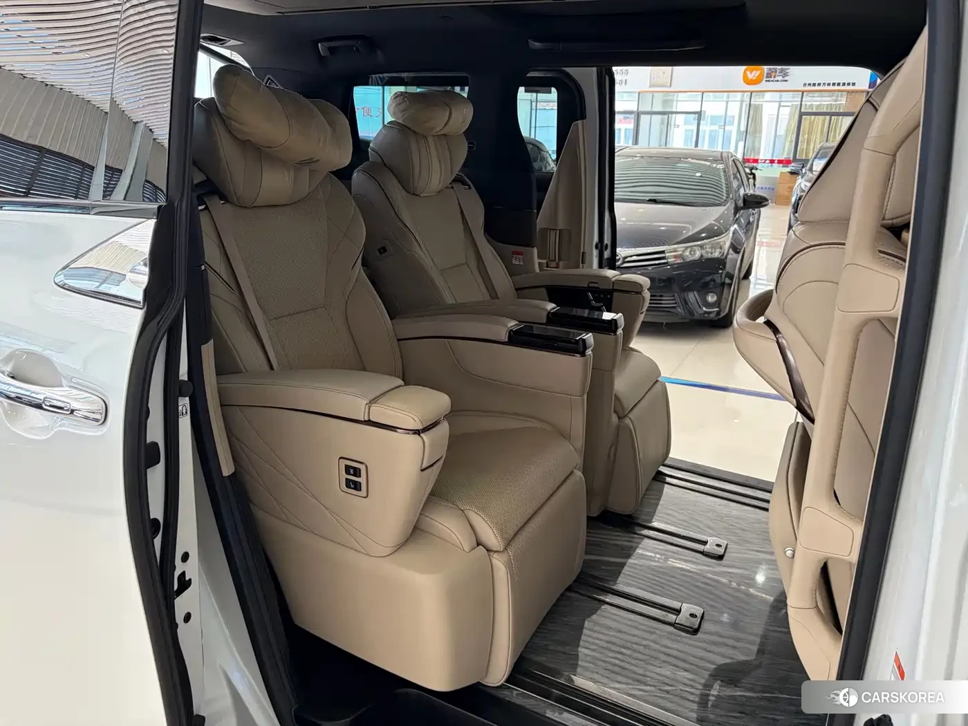 Toyota Elfa 2024 Белый из Китая, фото 5