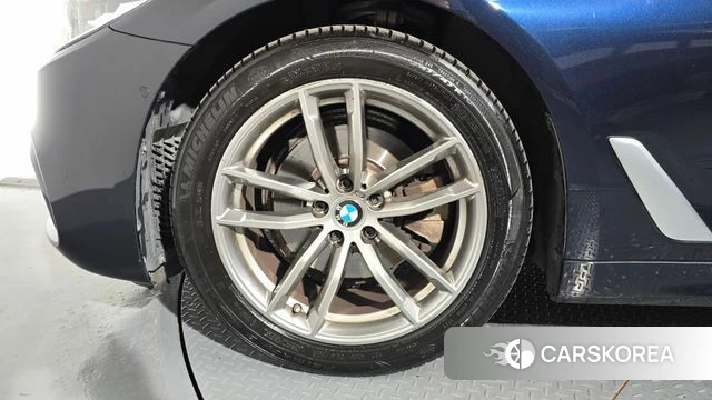 BMW 5 Series (G30) id 4496477 из Кореи 27
