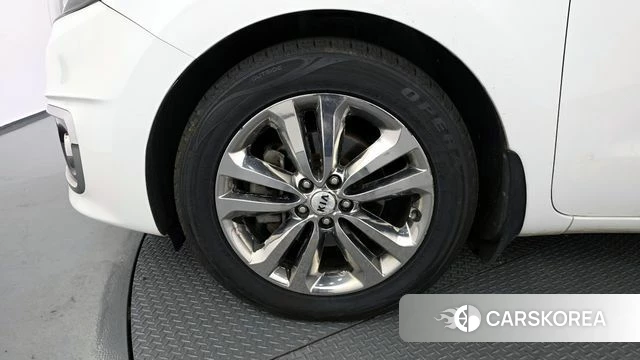 Kia All New Carnival id 4378228 из Кореи 26