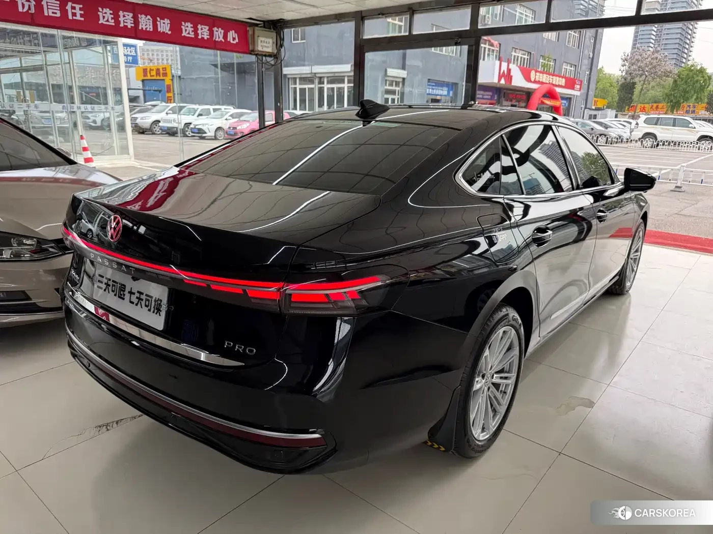 Volkswagen Passat id 4548198 из Китая 13