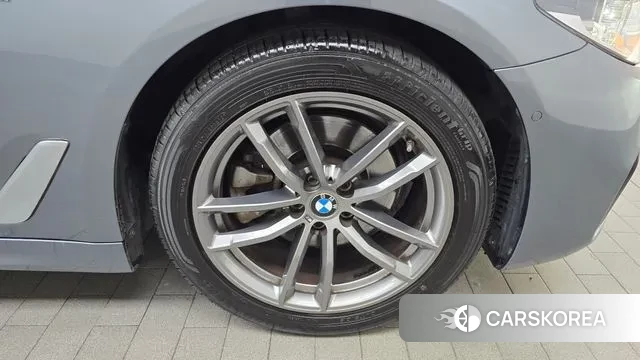 BMW 5 Series (G30) id 3319391 из Кореи 15