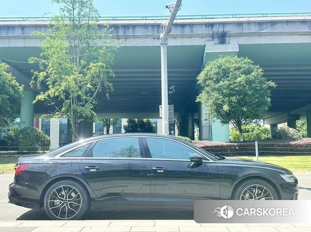 Audi A6L id 4290306 из Китая 13