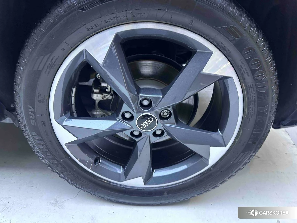 Audi Q3 id 4413306 из Китая 18
