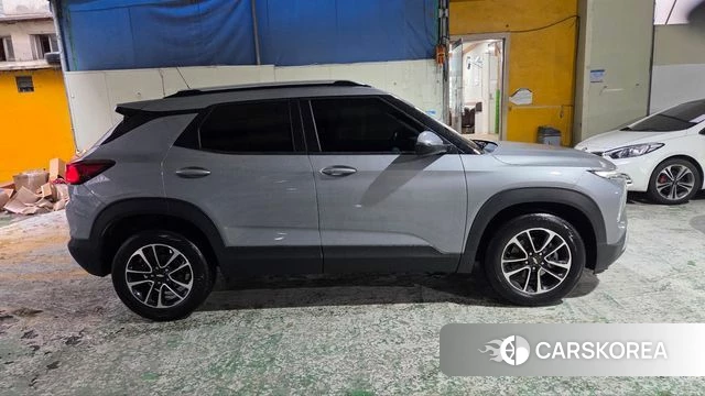 Chevrolet (GM Daewoo) The New Trail Blazer 2023 Серебристо-серый из Кореи, фото 5