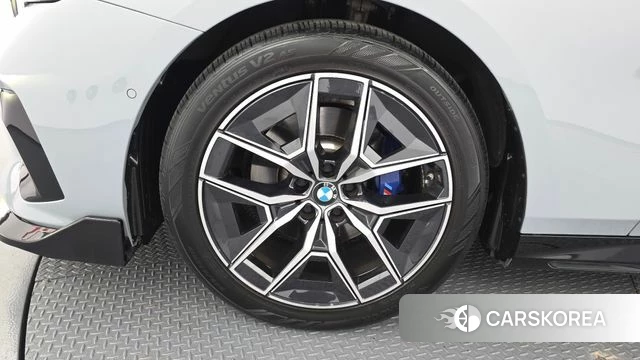 BMW 5 Series (G60) id 3896697 из Кореи 15