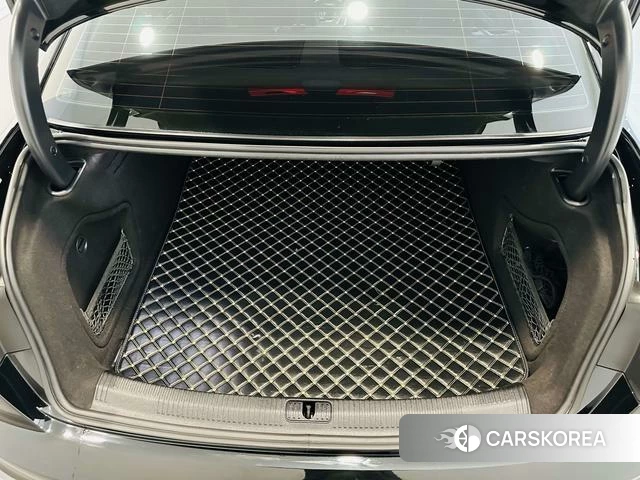 Audi A4L id 4215746 из Китая 11