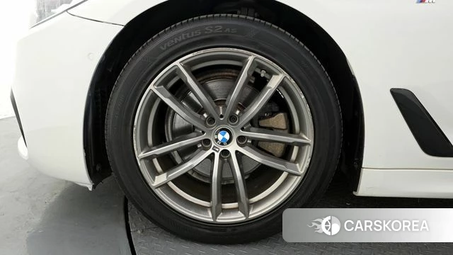 BMW 5 Series (G30) id 3937169 из Кореи 15