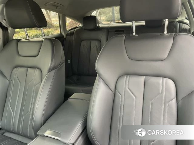 Audi A7 2024 Белый из Китая, фото 5