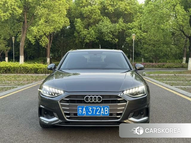 Audi A4L 2021 Темно-серый из Китая, фото 5