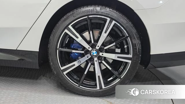 BMW 5 Series (G60) id 4266133 из Кореи 30
