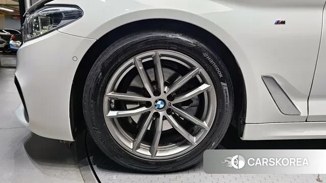 BMW 5 Series (G30) id 3439642 из Кореи 15