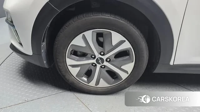 Kia Niro EV id 3121974 из Кореи 15