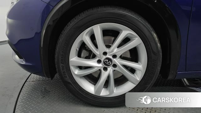 Infiniti Q30 id 4285716 из Кореи 26