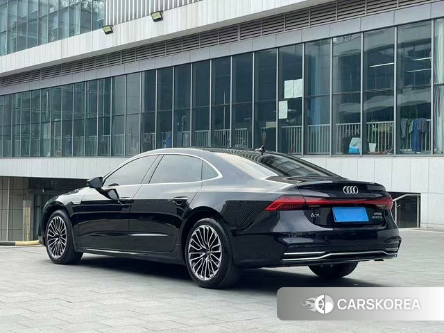 Audi A7L id 4366101 из Китая 10