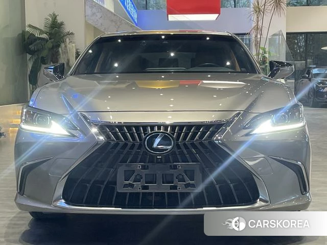 Lexus ES id 4261217 из Китая 11