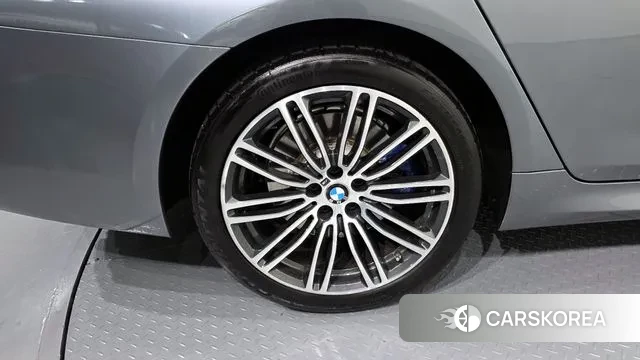 BMW 5 Series (G30) id 3761046 из Кореи 15