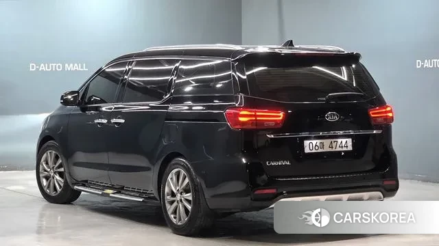 Kia The New Carnival id 3568557 из Кореи 15