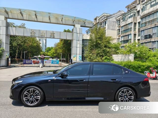 BMW 5 series 2025 Черный из Китая, фото 5