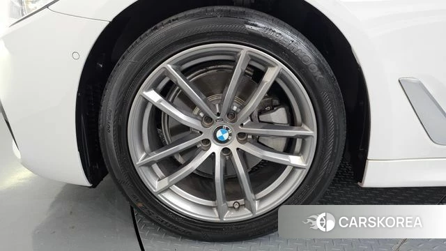 BMW 5 Series (G30) id 3886587 из Кореи 15