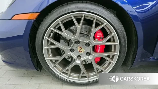 Porsche 911(992) id 3468871 из Кореи 15