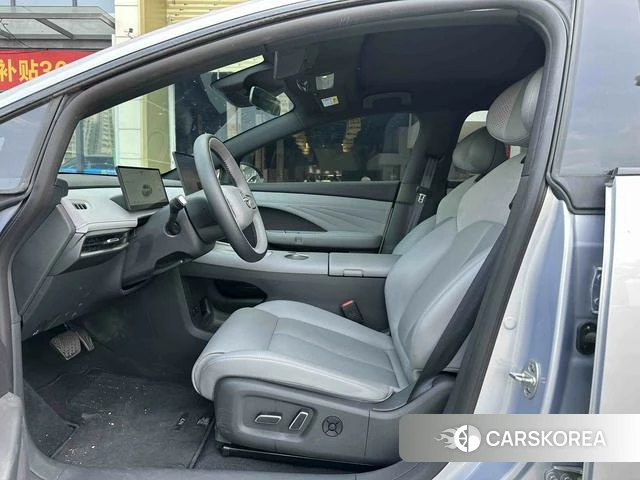 Nissan N7 2025 Серебристо-серый из Китая, фото 6