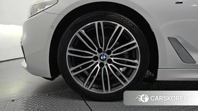 BMW 5 Series (G30) id 4702912 из Кореи 15