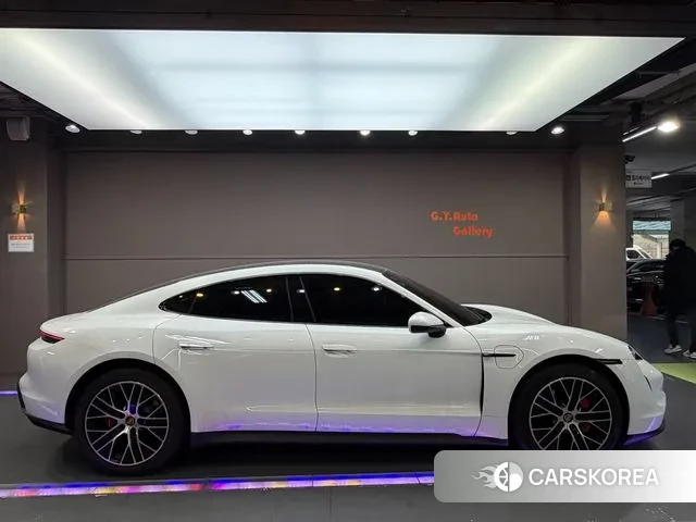 Porsche Taycan id 3691724 из Кореи 13