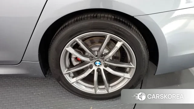 BMW 5 Series (G30) id 3344838 из Кореи 15