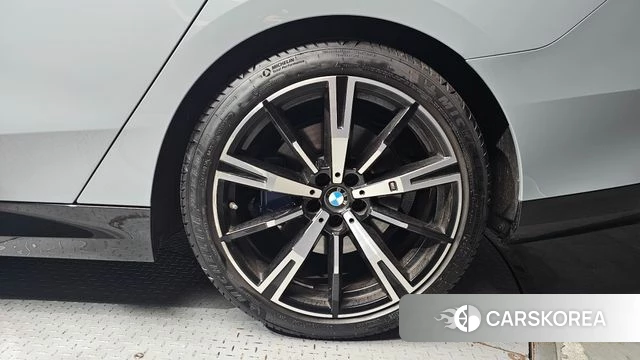 BMW 5 Series (G60) id 4655346 из Кореи 26