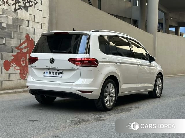 Volkswagen Touran L id 4255891 из Китая 8