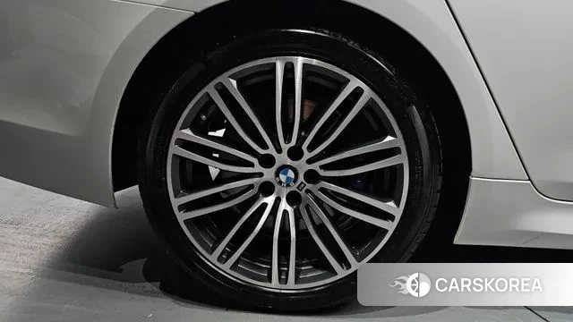 BMW 5 Series (G30) id 2940983 из Кореи 15