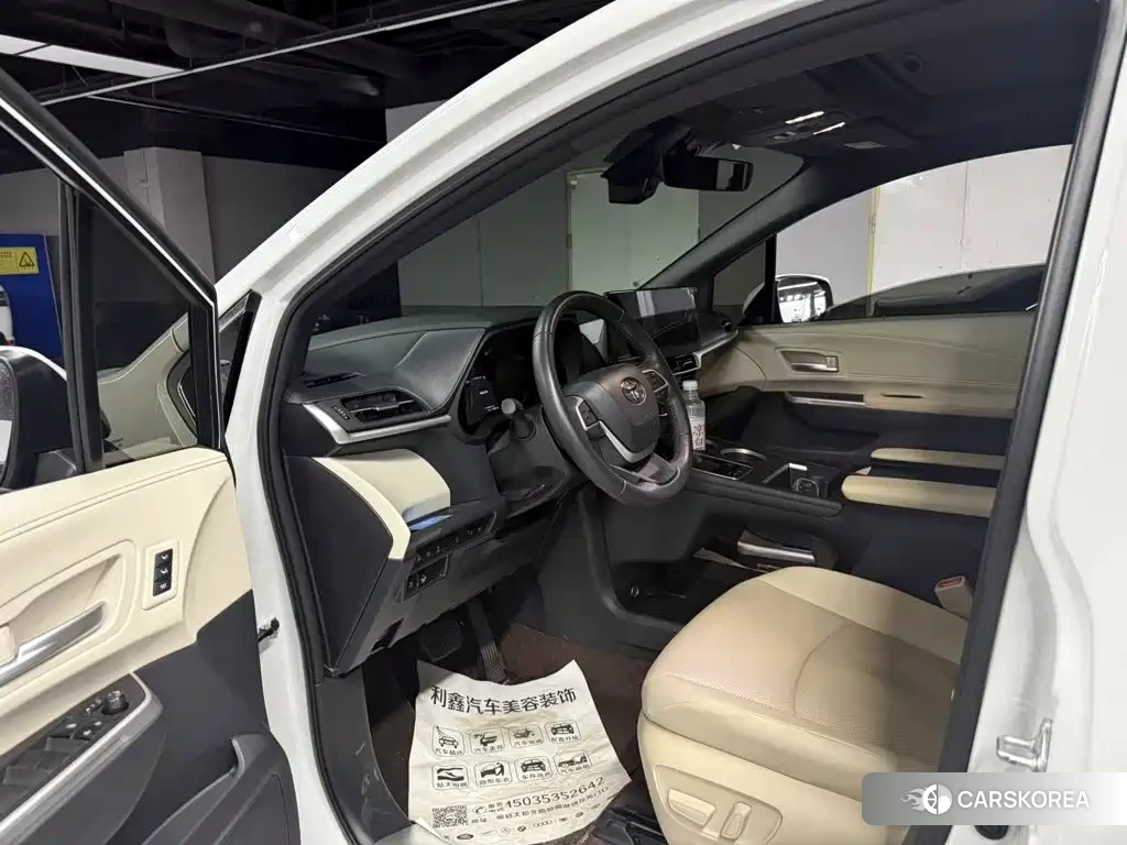 Toyota Granvia 2024 Белый из Китая, фото 5