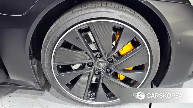 Audi e-Tron GT id 3212805 из Кореи 15