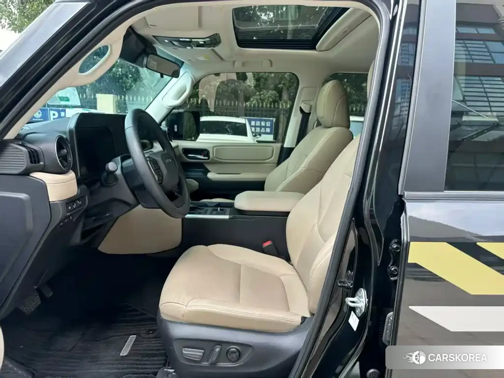 Toyota Prado 2024 Черный из Китая, фото 5