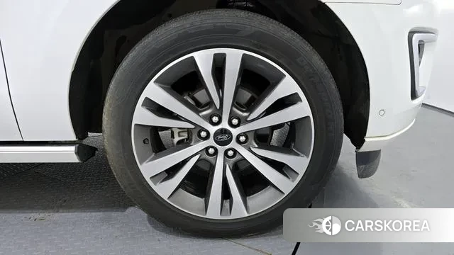 Ford Expeditation id 3428149 из Кореи 15