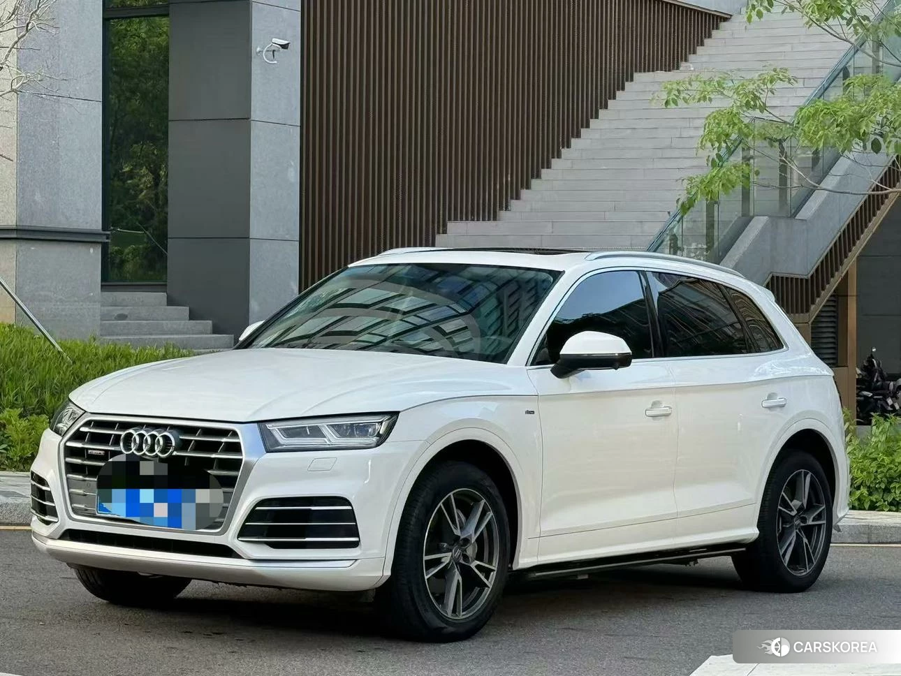 Audi Q5L id 4467405 из Китая 8