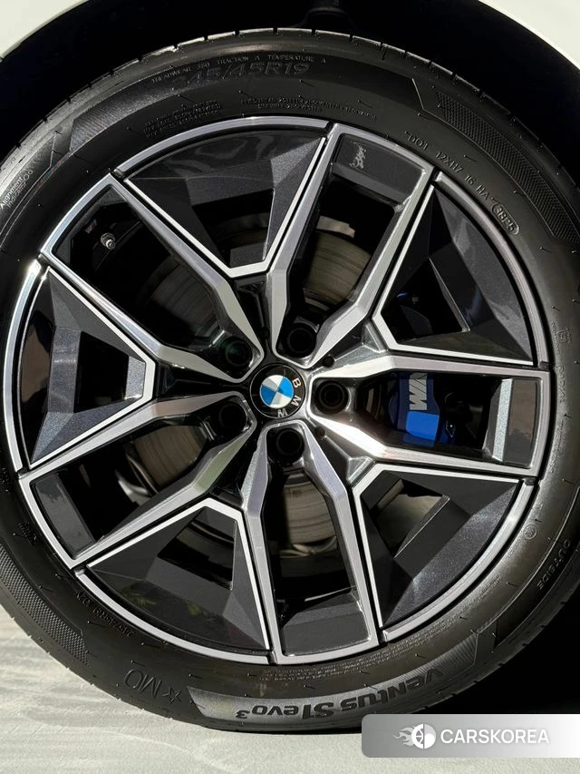 BMW 5 Series (G60) 2026 Белый из Кореи, фото 5