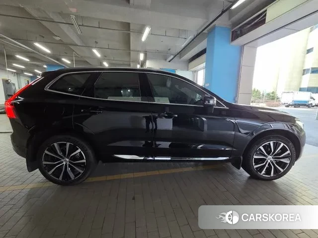 Volvo XC60 second Generation 2023 Черный из Кореи, фото 5