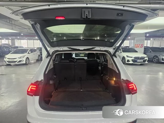 Volkswagen Tiguan Allspace 2020 Черный из Кореи, фото 5