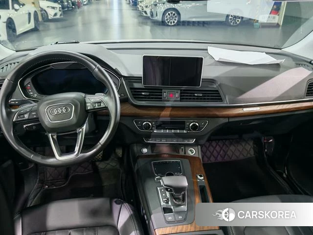 Audi Q5L 2021 Черный из Китая, фото 6