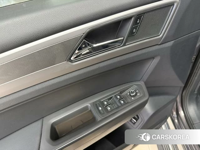 Volkswagen Tourang id 3983277 из Китая 28